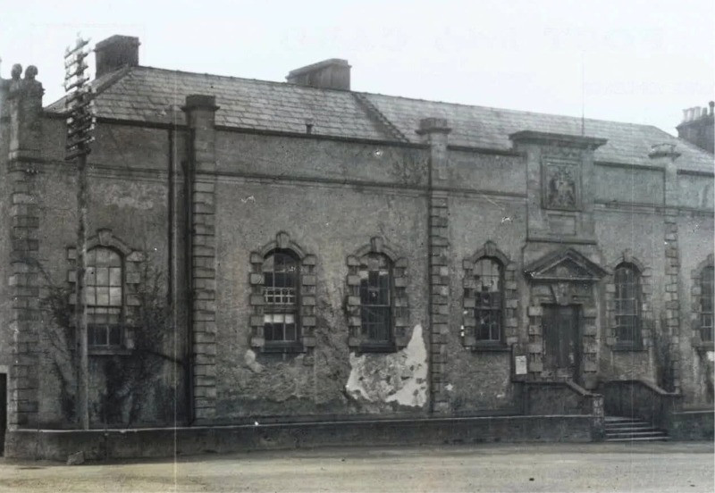 Lifford Old Courthouse. History of An tSean Bheairic, The Old Barracks, Falcarragh, County Donegal, Ireland